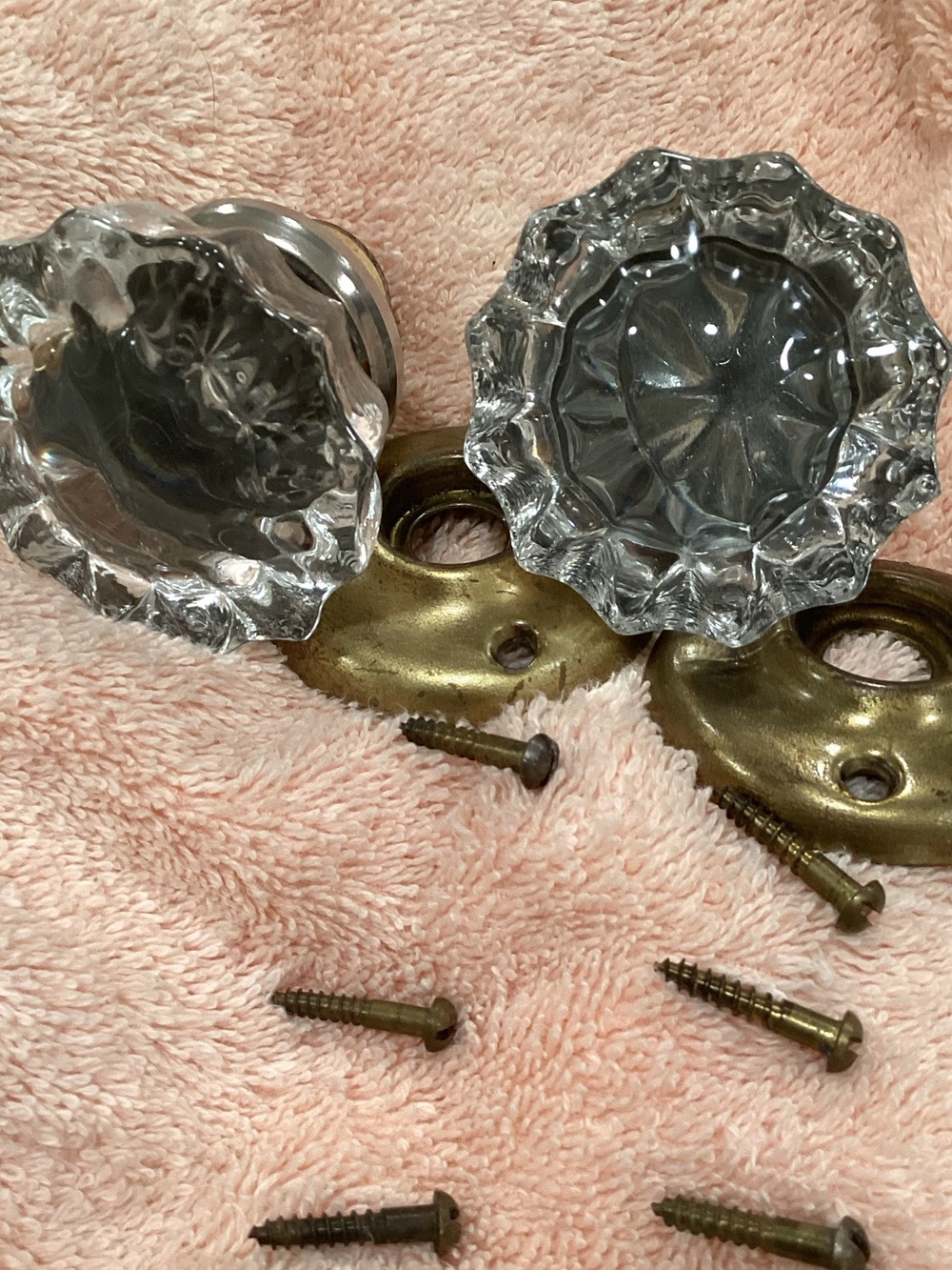 12 faceted VTG Crystal Doorknob Set
Complete hardware shown